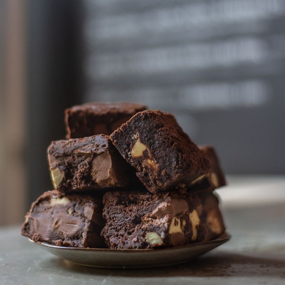 Hemelse Brownies van De Browniehemel op een schaal
