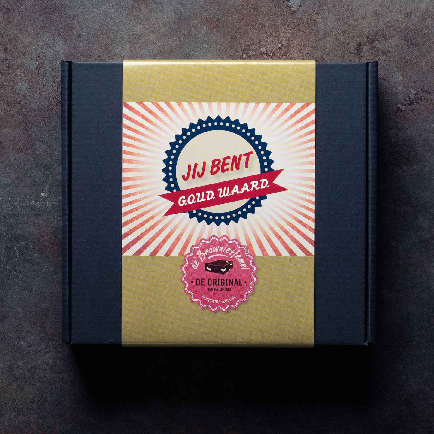 De 'Jij bent goud waard' giftbox van De Browniehemel met 4 stukken Brownies