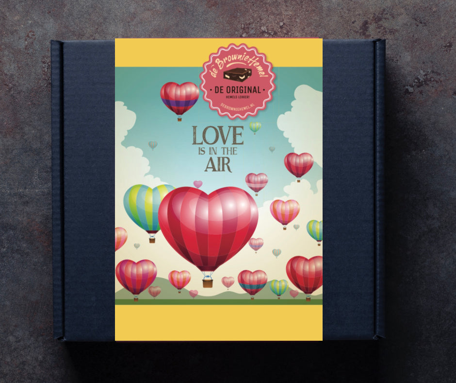 De 'Love is in the air' Liefde giftbox van De Browniehemel. 4 Brownies om cadeau te geven.
