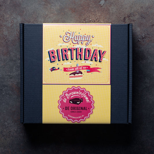 De 'Happy Birthday' Verjaardag giftbox van De Browniehemel. 4 Brownies om cadeau te geven. 