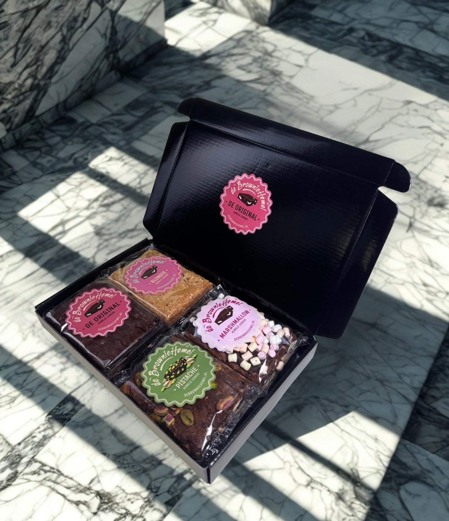 Brievenbus Brownies vier smaken in één doosje